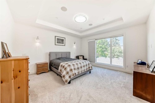 226 21 Avenue Ne, Calgary, AB - Indoor Photo Showing Bedroom