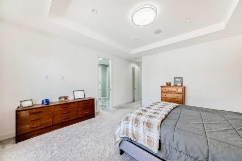 226 21 Avenue Ne, Calgary, AB - Indoor Photo Showing Bedroom