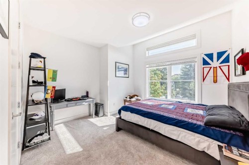 226 21 Avenue Ne, Calgary, AB - Indoor Photo Showing Bedroom