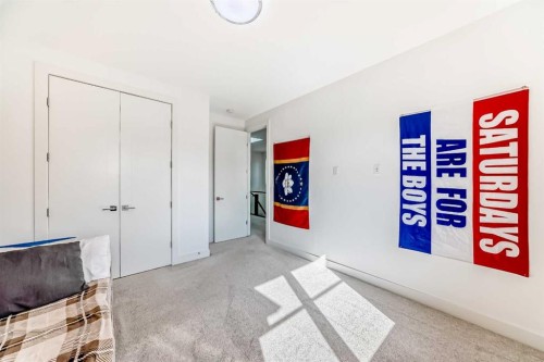 226 21 Avenue Ne, Calgary, AB - Indoor Photo Showing Other Room
