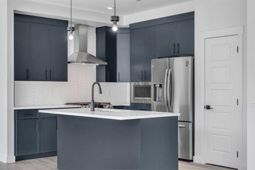 274 Howse Drive Ne, Calgary, AB - Indoor Photo Showing Kitchen With Upgraded Kitchen