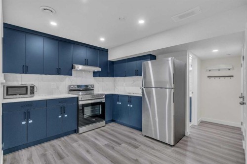 274 Howse Drive Ne, Calgary, AB - Indoor Photo Showing Kitchen
