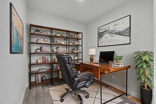 274 Howse Drive Ne, Calgary, AB - Indoor Photo Showing Office