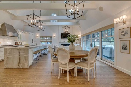 2409 Carleton Street Sw, Calgary, AB - Indoor Photo Showing Dining Room