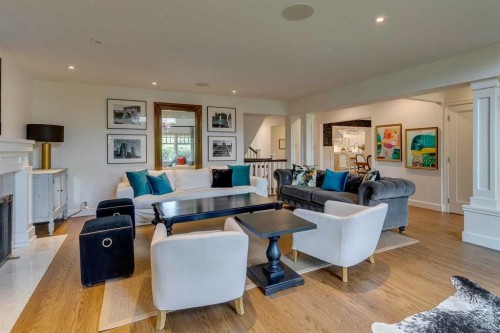 2409 Carleton Street Sw, Calgary, AB - Indoor Photo Showing Living Room With Fireplace