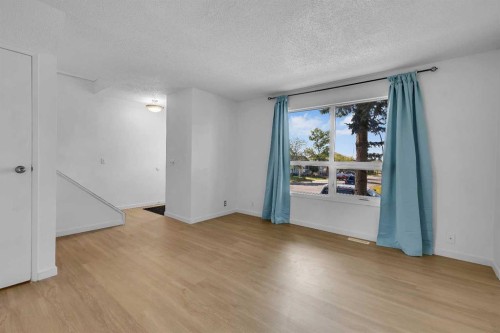 20 Whitmire Road Ne, Calgary, AB - Indoor Photo Showing Other Room