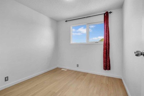 20 Whitmire Road Ne, Calgary, AB - Indoor Photo Showing Other Room