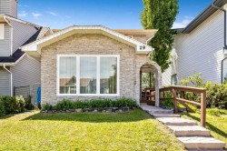 29 Woodglen Crescent SW Calgary, AB T2W 4L7