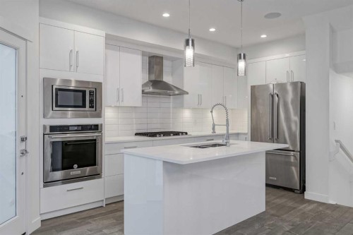 2-136 22 Avenue NE Calgary, AB T2E 1T3