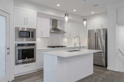 2-136 22 Avenue NE Calgary, AB T2E 1T3