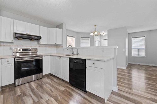 14 Tarington Park Ne, Calgary, AB - Indoor Photo Showing Kitchen