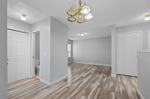 14 Tarington Park Ne, Calgary, AB - Indoor Photo Showing Other Room