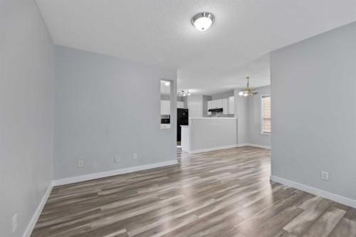 14 Tarington Park Ne, Calgary, AB - Indoor Photo Showing Other Room