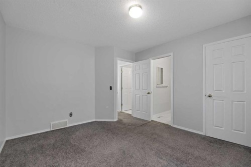 14 Tarington Park Ne, Calgary, AB - Indoor Photo Showing Other Room