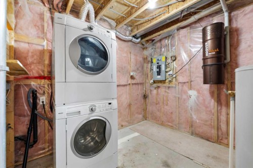 14 Tarington Park Ne, Calgary, AB - Indoor Photo Showing Laundry Room
