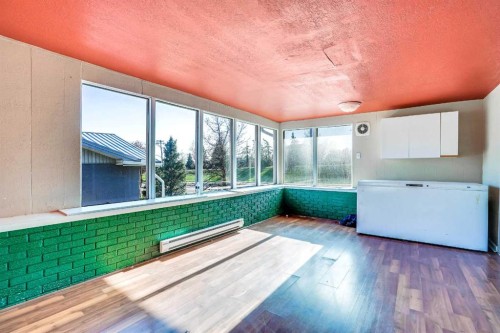 185 Cornwallis Drive Nw, Calgary, AB - Indoor