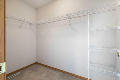 83 Harvest Oak Circle Ne, Calgary, AB - Indoor With Storage