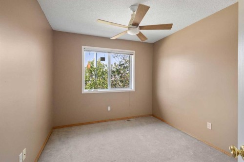 83 Harvest Oak Circle Ne, Calgary, AB - Indoor Photo Showing Other Room