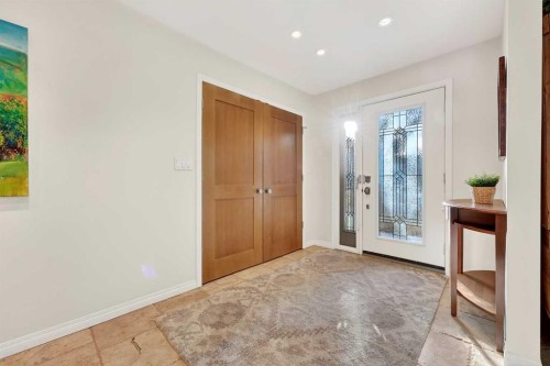 1659 St Andrews Place Nw, Calgary, AB - Indoor Photo Showing Other Room