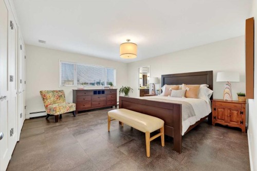 1659 St Andrews Place Nw, Calgary, AB - Indoor Photo Showing Bedroom