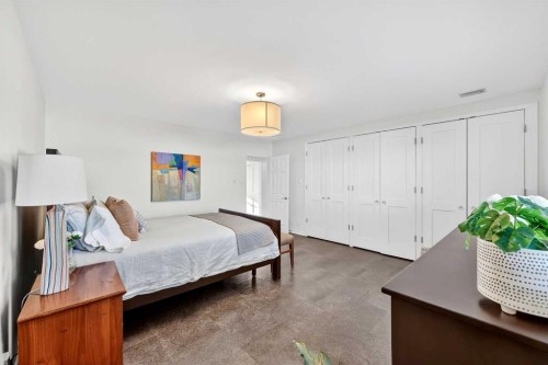 1659 St Andrews Place Nw, Calgary, AB - Indoor Photo Showing Bedroom
