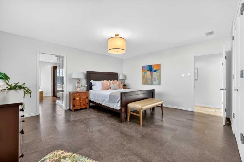 1659 St Andrews Place Nw, Calgary, AB - Indoor Photo Showing Bedroom