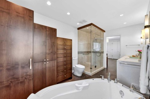1659 St Andrews Place Nw, Calgary, AB - Indoor Photo Showing Bathroom