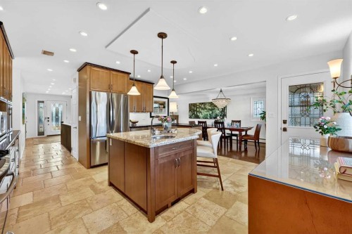 1659 St Andrews Place Nw, Calgary, AB - Indoor Photo Showing Kitchen With Upgraded Kitchen