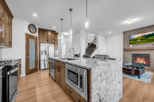 628 West Lakeview Drive, Chestermere, AB - Indoor Photo Showing Kitchen With Upgraded Kitchen