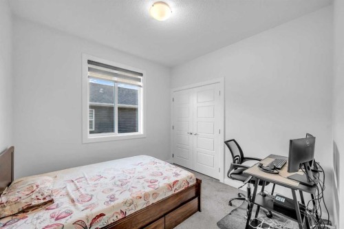 628 West Lakeview Drive, Chestermere, AB - Indoor Photo Showing Bedroom