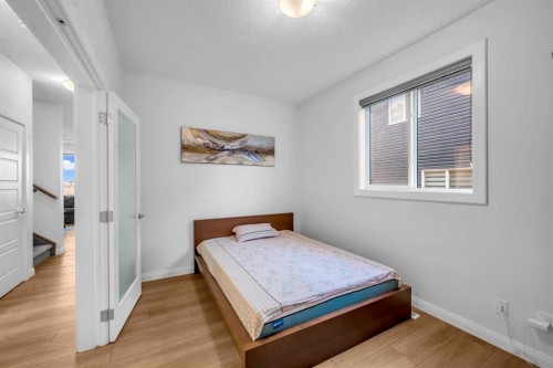 628 West Lakeview Drive, Chestermere, AB - Indoor Photo Showing Bedroom