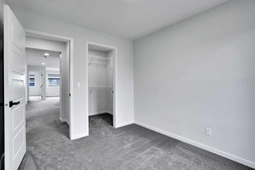 8 Corner Glen Row Ne, Calgary, AB - Indoor Photo Showing Other Room