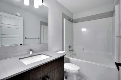 8 Corner Glen Row Ne, Calgary, AB - Indoor Photo Showing Bathroom
