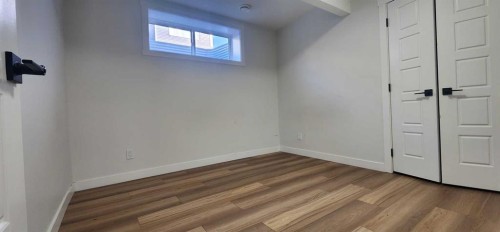 8 Corner Glen Row Ne, Calgary, AB - Indoor Photo Showing Other Room