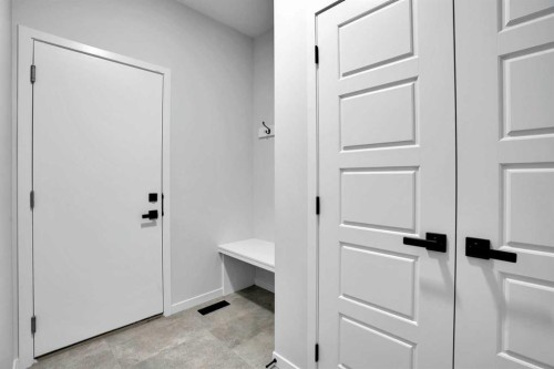 8 Corner Glen Row Ne, Calgary, AB - Indoor Photo Showing Other Room