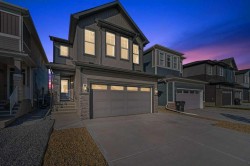 166 Carringsby Way NW Calgary, AB T3P 1T5