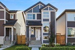 22 Wolf Creek Manor SE Calgary, AB T2X 3Z8