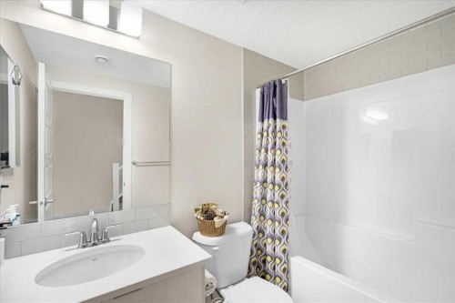 89 Sage Bluff Rise Nw, Calgary, AB - Indoor Photo Showing Bathroom