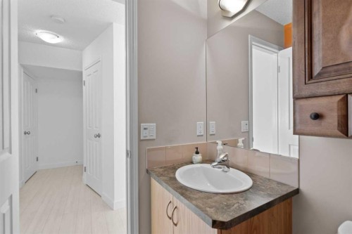 85 Panatella Villas Nw, Calgary, AB - Indoor Photo Showing Bathroom