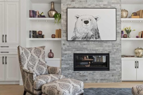 2131 32 Avenue Sw, Calgary, AB - Indoor Photo Showing Living Room With Fireplace