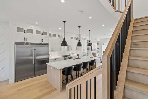 2131 32 Avenue Sw, Calgary, AB - Indoor Photo Showing Kitchen With Upgraded Kitchen