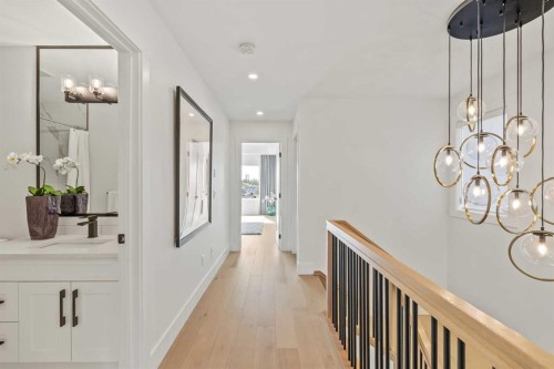 2131 32 Avenue Sw, Calgary, AB - Indoor Photo Showing Other Room