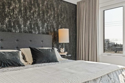 2131 32 Avenue Sw, Calgary, AB - Indoor Photo Showing Bedroom