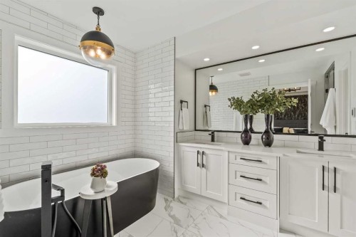 2131 32 Avenue Sw, Calgary, AB - Indoor