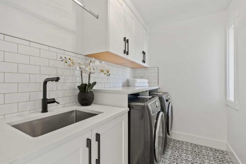 2131 32 Avenue Sw, Calgary, AB - Indoor Photo Showing Laundry Room