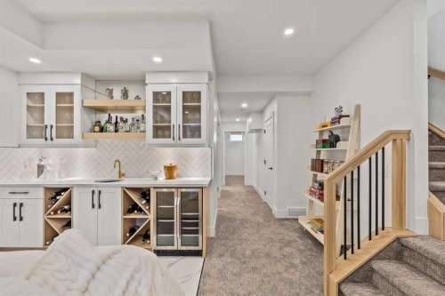 2131 32 Avenue Sw, Calgary, AB - Indoor