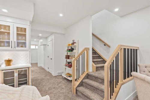 2131 32 Avenue Sw, Calgary, AB - Indoor Photo Showing Other Room