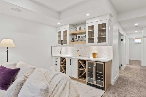 2131 32 Avenue Sw, Calgary, AB - Indoor