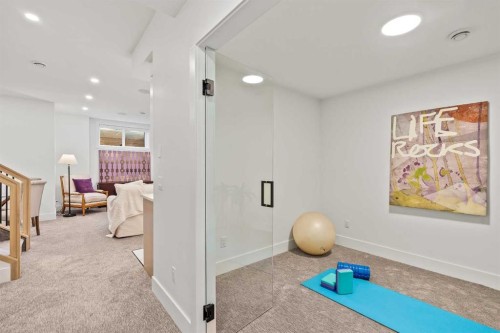 2131 32 Avenue Sw, Calgary, AB - Indoor Photo Showing Other Room