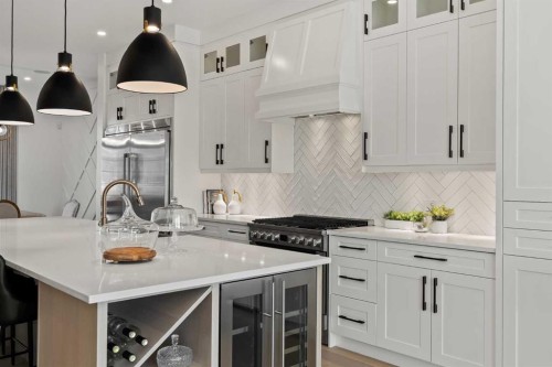 2131 32 Avenue Sw, Calgary, AB - Indoor Photo Showing Kitchen With Upgraded Kitchen